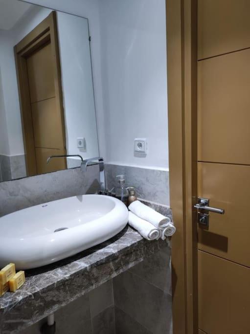 Plein Centre Marrakech, Grand Balcon Filant Apartment Marrakesh Exterior photo